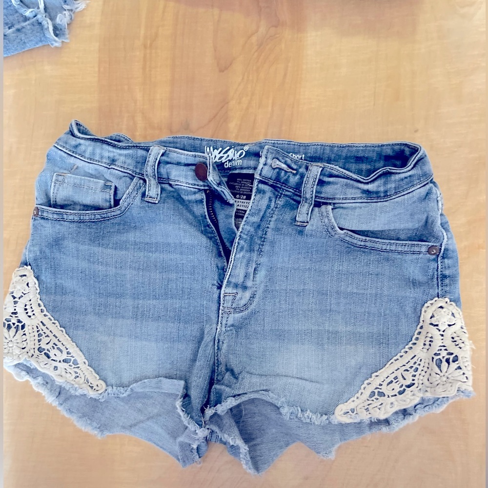 mossimo denim shorts, very great condition no wear no stains. Check pictures